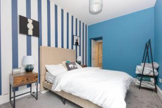 Cozy 2 bedroom apartment in quiet M16 area prefect for friends or couples - 3