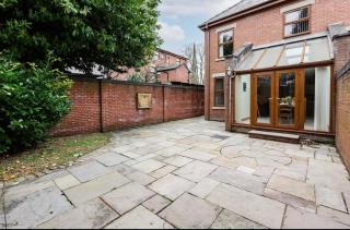 Albert Stays - 5 bed Sleeps 11 - Free Parking - 2