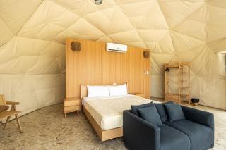 Bubble Glamping King bed, we have a 8 units like this - 3