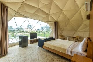 Bubble Glamping King bed, we have a 8 units like this - 1