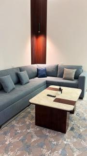 شقة راقية بغرفة نوم وصالة مريحة - 0