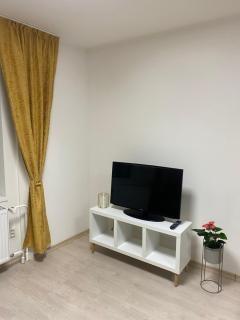 Lux Konštantínova - 5