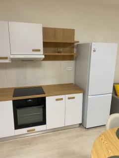 Lux Konštantínova - 4