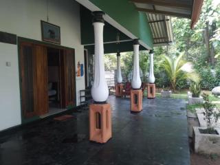 MRO Sigiriya Village Homestay & Hostel - 5