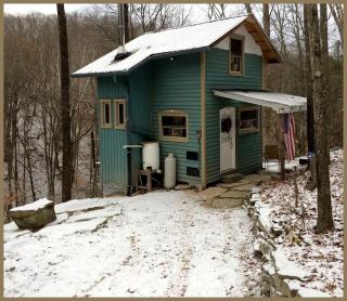Rustic Off-Grid Cabin Getaway near Wayne National Forest, Ohio - 4