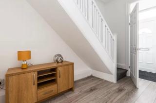 Connaught Stays - Home from Home - 6