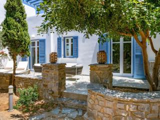 Sanders Paros Gardens - 4