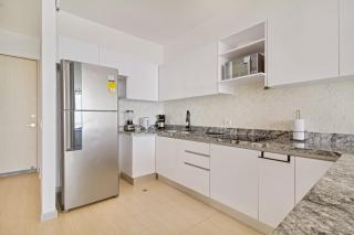 Espectacular Apto frente a la Plaza Pozos Colorados - 4