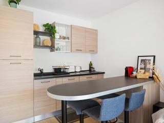 Le Cocon - 5 min to Monaco - Ideal couple or business - Free private parking - Near events - Terrace and balcony - Premium services - 5