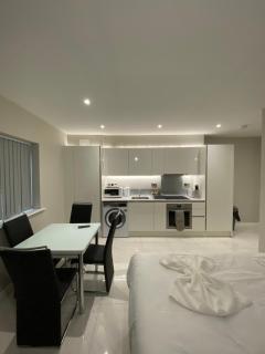 Cavendish Apartments - 5