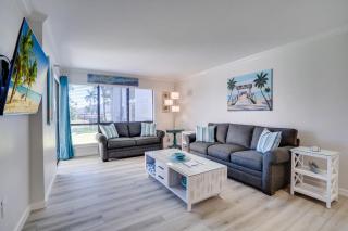 35 Steps to the Beach at Runaway Bay - 0