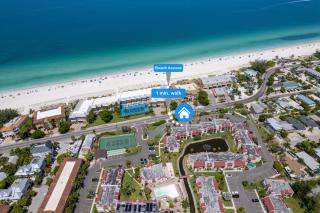 35 Steps to the Beach at Runaway Bay - 9