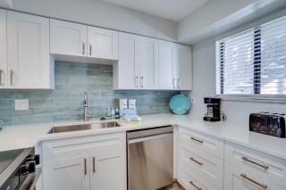 35 Steps to the Beach at Runaway Bay - 5