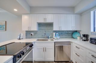 35 Steps to the Sea at Runaway Bay - 8