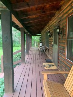 Log Cabin with a Hot Tub in Ellicottville, For Magical Glamping Escapes in New York - 4