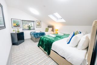 Richmond Twin Collection - Brand New with Fast WiFi & Free Parking - 5