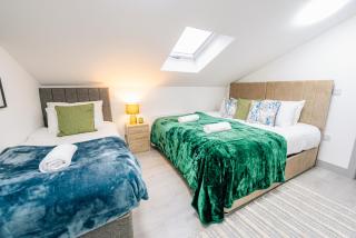Richmond Twin Collection - Brand New with Fast WiFi & Free Parking - 3