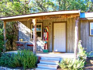 Rustic Cabin Rental for a Romantic Countryside Retreat near Austin, Texas - 6