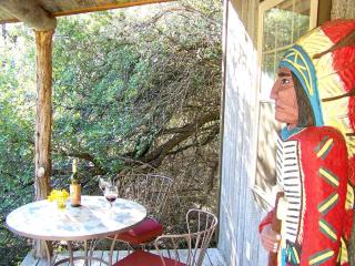 Rustic Cabin Rental for a Romantic Countryside Retreat near Austin, Texas - 4