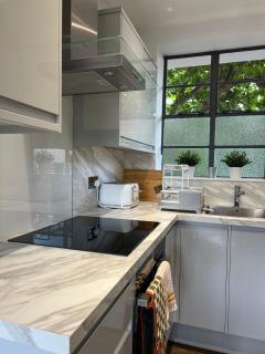 Stylish 2-Bed Apartment In Shoreditch - 8