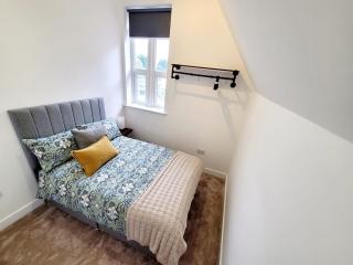 Perfect Base for Work or Leisure Unique Two-Bed - 3