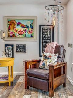 Delightfully Cozy Texas Cottage Rental Ideal for a Romantic Getaway near Dallas - 9