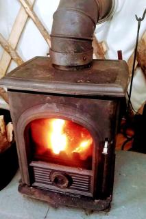 Modern Waterfront Yurt for a Romantic Getaway with a Hot Tub in the Monadnock Region, New Hampshire - 7