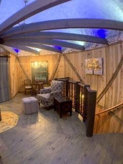 Unique Hobbit House Accommodation with a Private Hot Tub in Shenandoah, Virginia - Grove Hill - 2