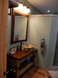 Enchanting Eureka Springs Accommodation Ideal for a Romantic Getaway in Arkansas - 7