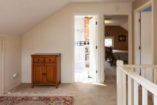 Daisy's Place 30 day minimum - 9