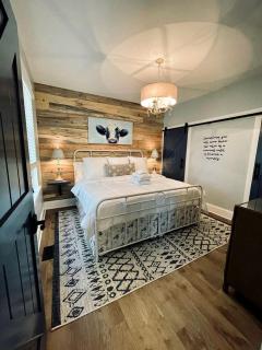 Peaceful Barn Rental in the Woods Perfect for Glamping in Virginia - 7