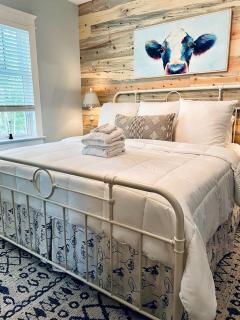 Peaceful Barn Rental in the Woods Perfect for Glamping in Virginia - 5