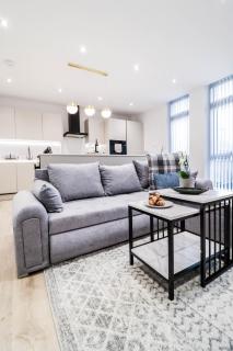 The Abbey Apartment - 1BR Apt with Dedicated Workspace, Fast Wifi & Stylish Kitchen Island & Free Secure Underground Parking - 0