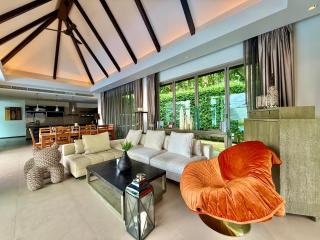 Luxury Pool Villa Resort Style Near Laguna Area - 9