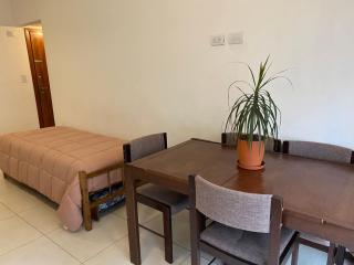 santiago del estero y Bolívar 6 personas acepto jóvenes con seña - Mar del Plata - 2