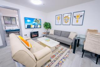 2 Bedroom 2 Bathroom Luxury Apartment - Fast WiFi & Free Parking - 8