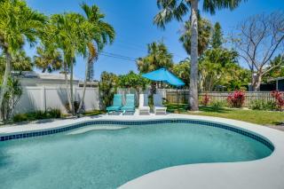 Large Heated Pool with Entertainment Room for the Family - 0