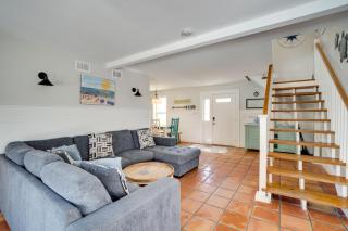 Large Heated Pool with Entertainment Room for the Family - 1