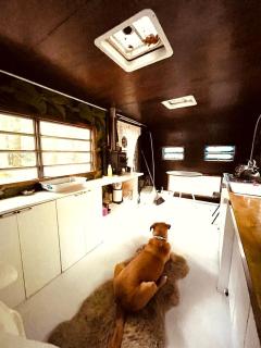 Romantic Glamping Getaway in a Pet Friendly Caravan, Ideal to Explore Hudson Valley - 9