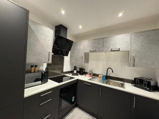 3 bedroom DELUXE central apartment - 3