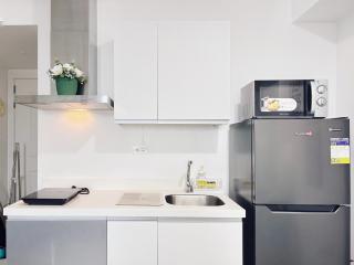 Lunara Staycation at Azure Residences - 7