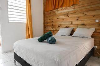 Bas de villa simple à Baie-Mahault - emplacement central - 3