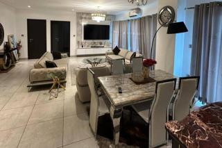 2 Bed Flat - Sleeps 4 - Parking - Wifi - 7