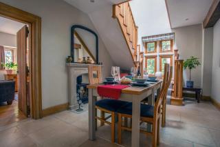 Redwood House - Free Parking - 7