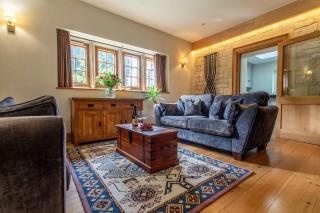 Redwood House - Free Parking - 4