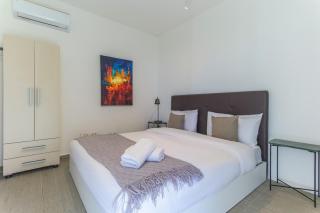 GlassHaus Rooftop 2-BR W terrace and pool in Ghazir - 8