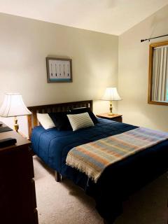 Lake Cabin with Hot-Tub and Deck in Pennsylvania - 2