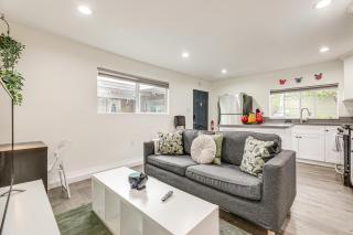 3 Mi to SoFi Stadium Cozy Studio with Patio! - Westmont - 1