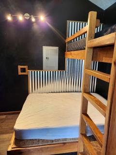 Luminous Cabin Nestled Among Nature in Indiana - 6