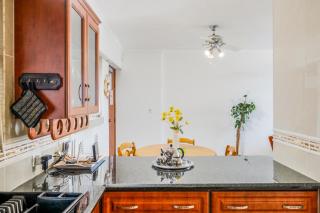 Oceanview Holiday Apartments - 1